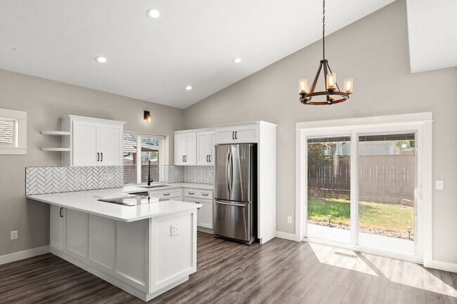 Building Photo - Beautifully Remodeled 3 Bedroom in Gresham...