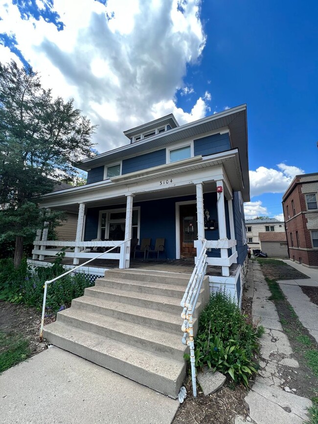 Building Photo - Heart of Uptown on Lyndale