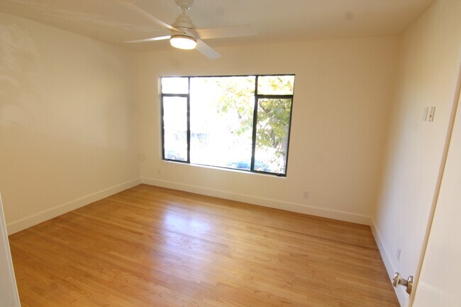 Building Photo - 1523 S Wooster St