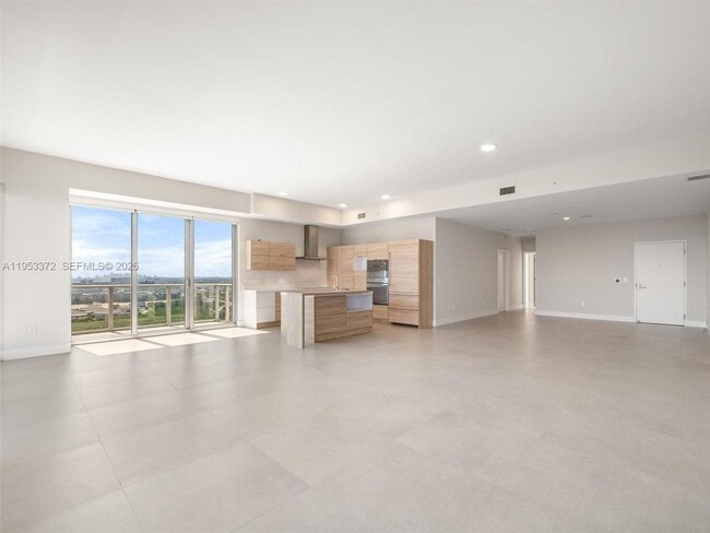 Building Photo - 16385 Biscayne Blvd