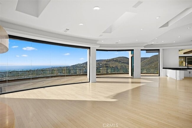 Building Photo - 648 Mystic View