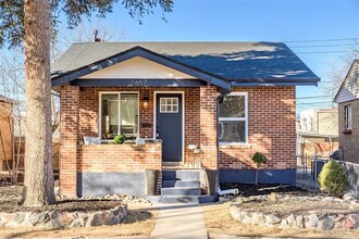 Building Photo - 4 Bed 2 Bath House with Great Location!