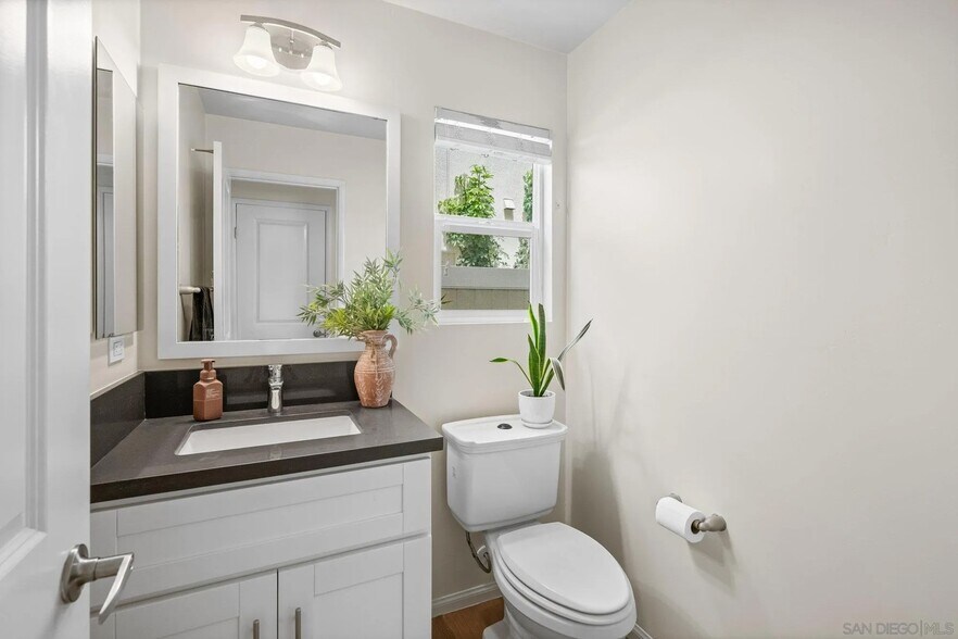 Downstairs 1/2 bath - 1289 Donax Ave