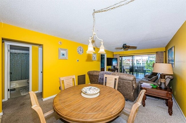 Building Photo - 6273 Bahia Del Mar Blvd S