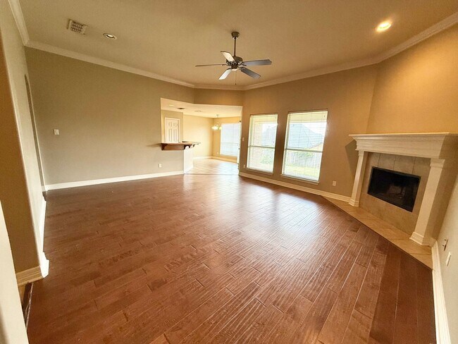 Building Photo - 8340 Stonebridge Way