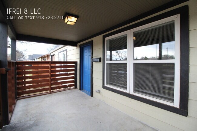 Building Photo - 2865 E Admiral Pl