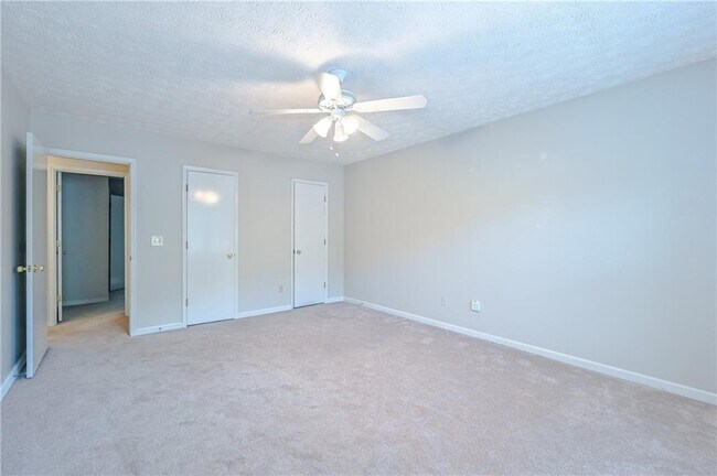 Building Photo - 3991 E Meadow Dr
