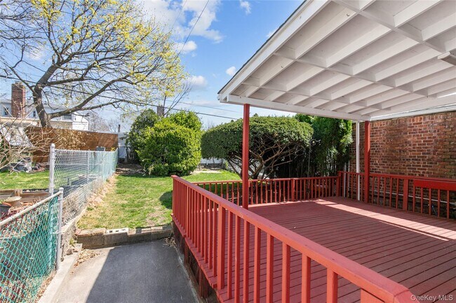 Building Photo - 67-27 211th St