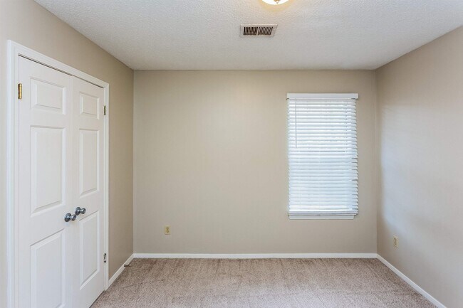 Building Photo - 5849 Hickory Greene Dr