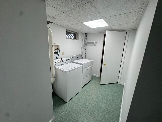 Building Photo - $3,500 5BD/2BA Single Family Home Scarborough - Available 6/1