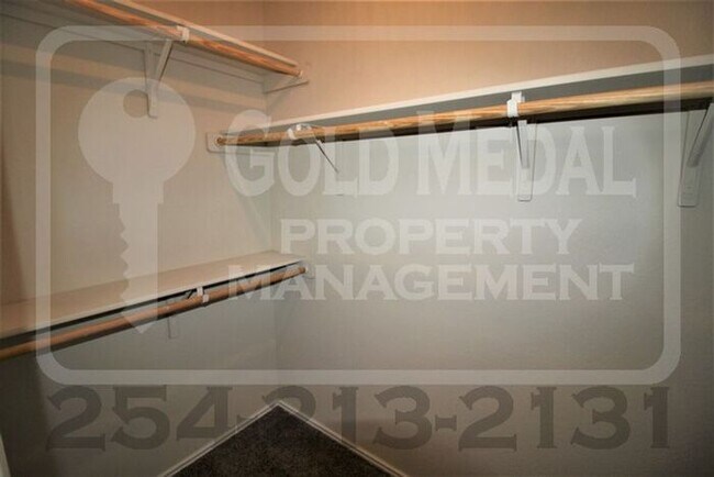 Building Photo - Beautiful 3-bedroom, 2-bathroom home with a 2-car garage now available for rent!