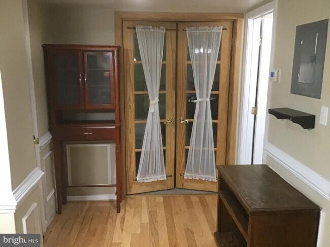 Building Photo - 4381 Americana Dr