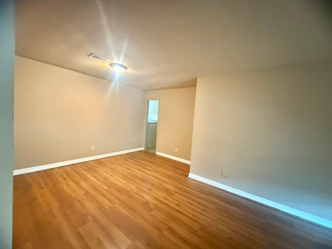 Building Photo - 3602 Brier Gardens Dr