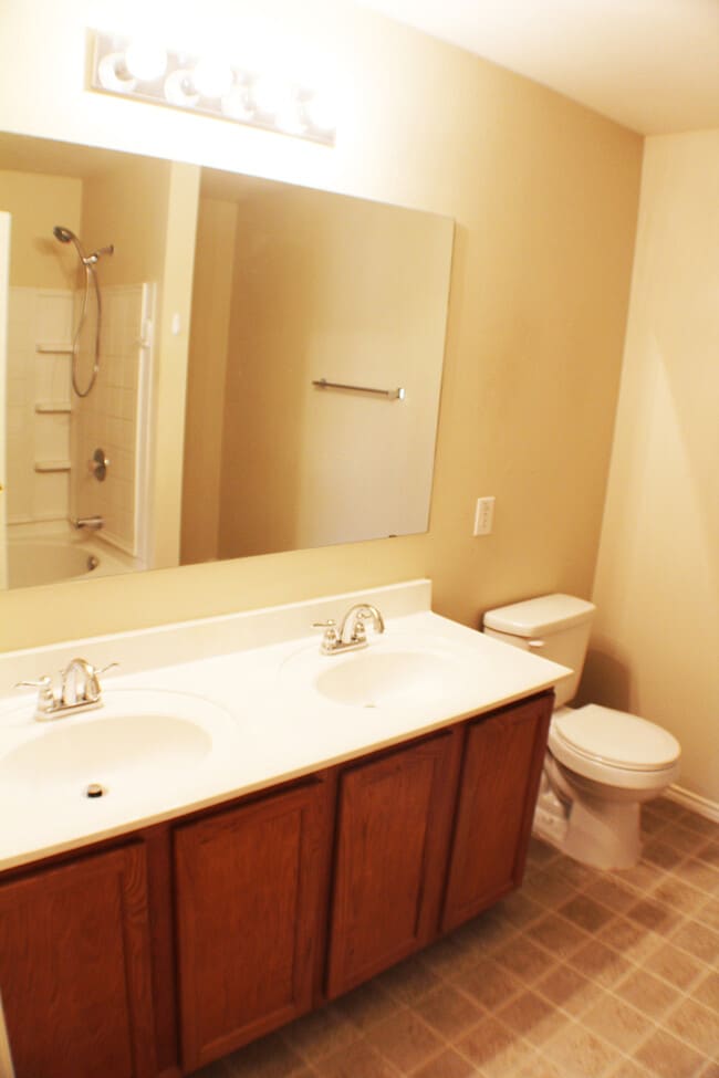 Building Photo - Great One story home in Enclave and Willow...