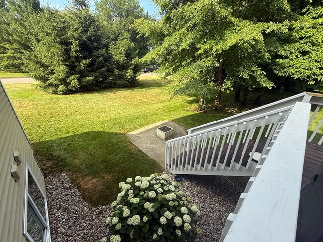 Building Photo - Welcome Home –  Beautiful 5 Bed/4 bath in ...
