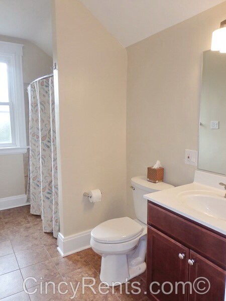 Building Photo - 3645 Zinsle Ave