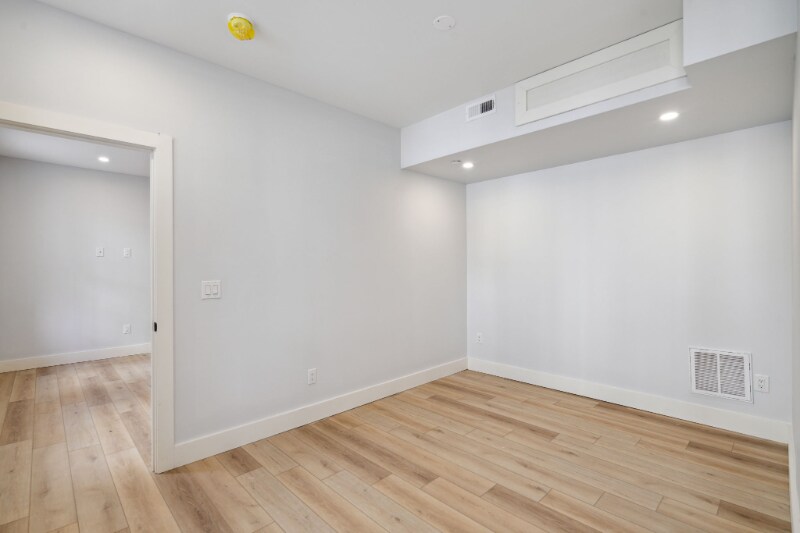 Building Photo - 3439 Lancaster Ave