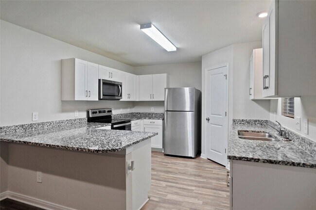 Building Photo - 15536 Briar Forest Dr
