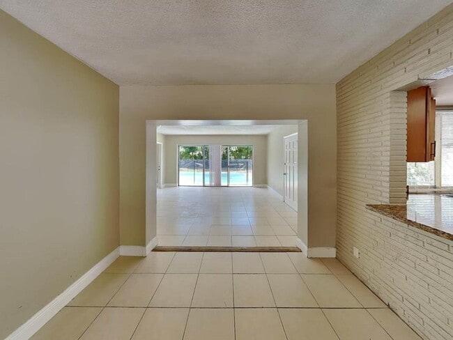 Building Photo - 2240 NE 62nd Ct