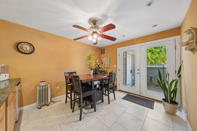 Building Photo - 212 Westchester Ct