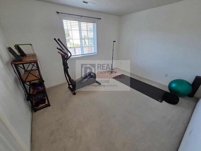 Building Photo - Check out this beautiful 3 bedroom, 2.5 bath home!