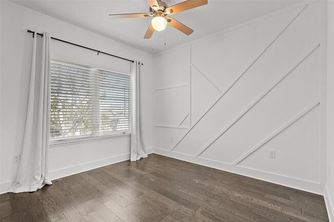 Building Photo - 7813 Mullen Dr