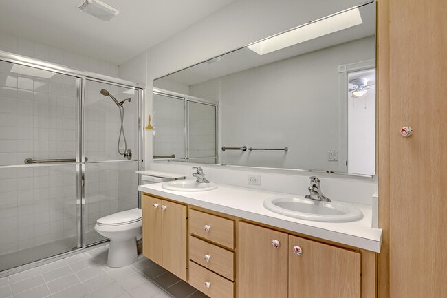 Building Photo - 1301 Sun Terrace Ct