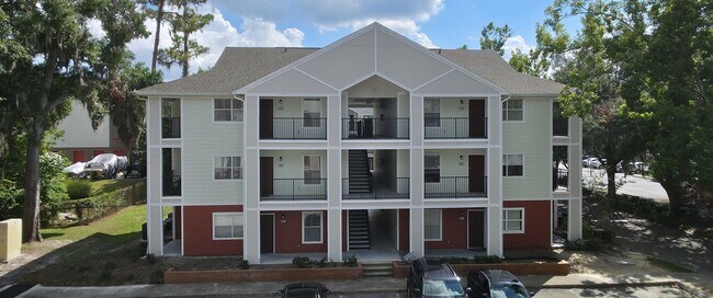 Building Photo - FOR RENT. 1 bedroom 1 bathroom condo first floor