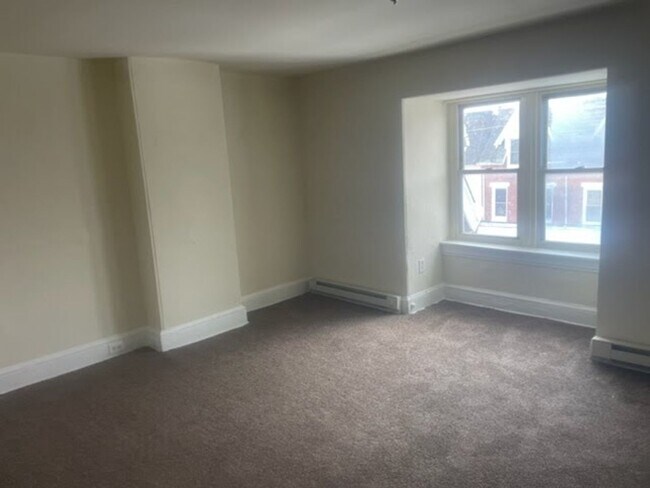 Building Photo - 729 W Lafayette St