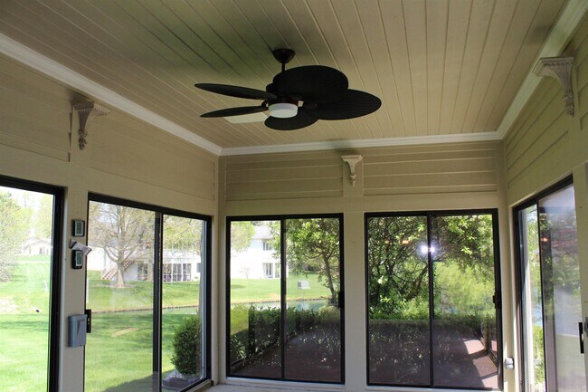 Building Photo - 10632 Lantern Bay Cove