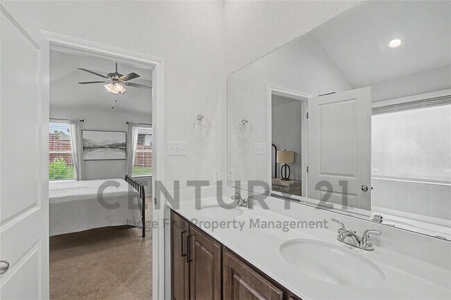 Building Photo - 1825 Agarito Dr