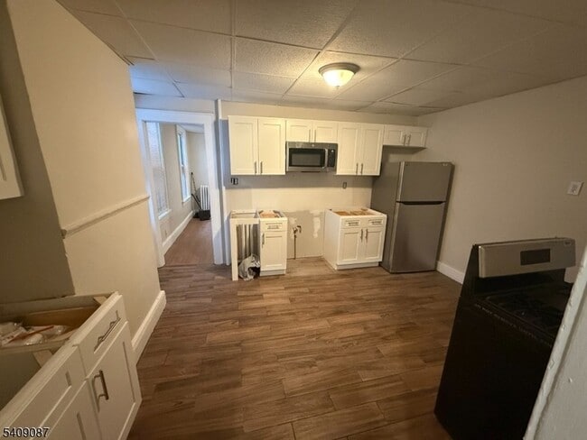 Building Photo - 68 Mill St