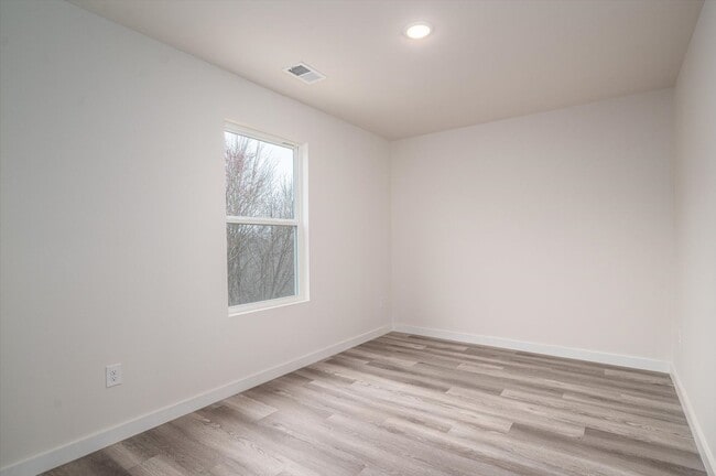 Building Photo - 12 Catawba Ave