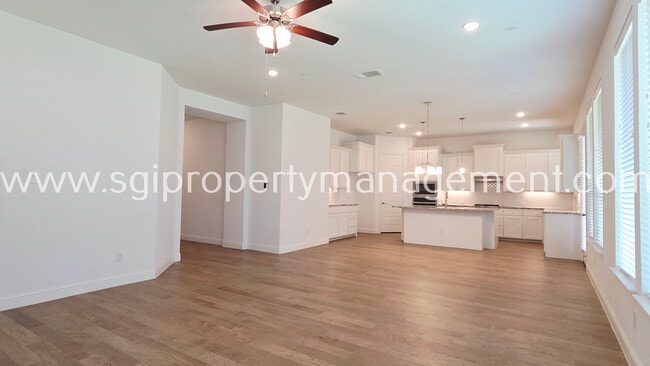 Building Photo - 7703 Coronado Dr