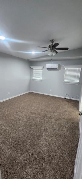 Building Photo - 5280 Atwell Ln