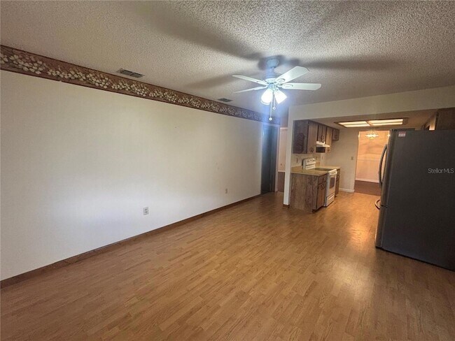 Building Photo - 10211 SW 93rd Ct