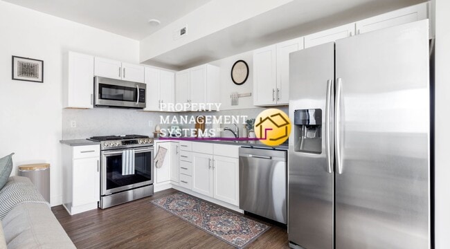 Building Photo - 2 Bed Townhome - *Includes Internet!!