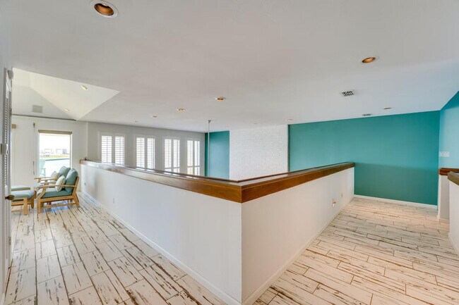 Building Photo - 15237 Isabella Ct