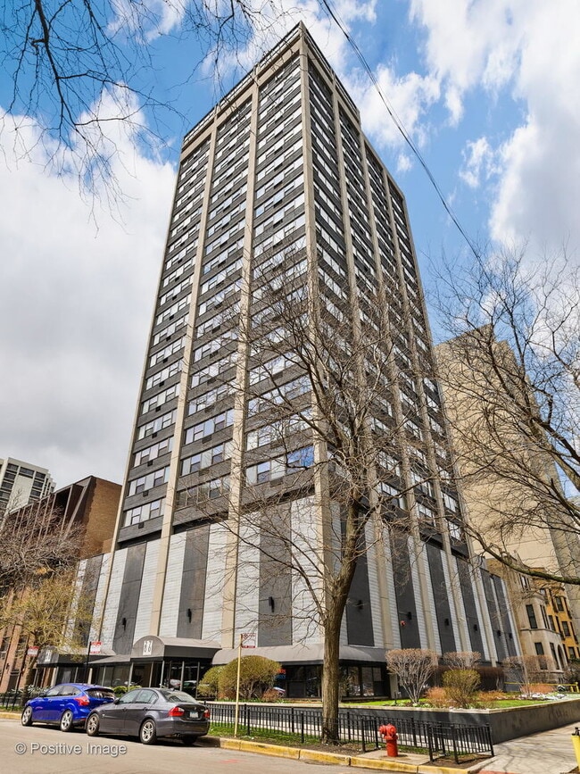 Building Photo - 2700 N Hampden Ct