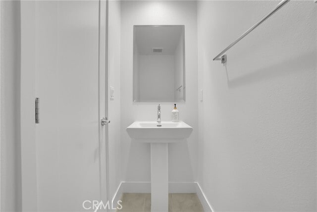 Building Photo - 140 Allusion