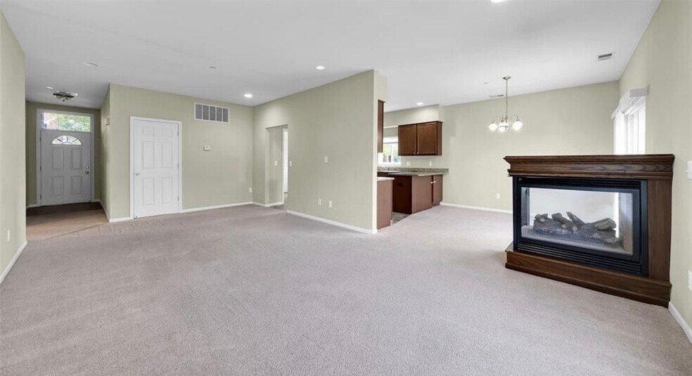 Building Photo - 14349 Shadywood Dr