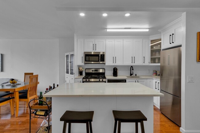 Building Photo - 345 E 93rd St