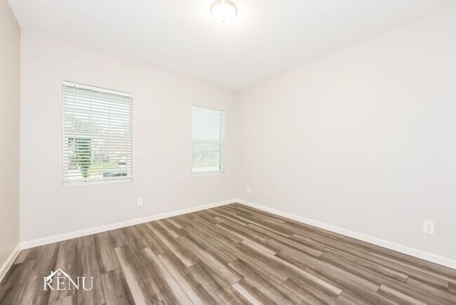 Building Photo - 1752 Escondido Dr