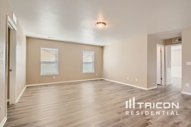 Building Photo - 4095 Eagle Ridge Way