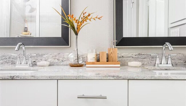 Building Photo - Spacious. Modern. Limited-Time $500 Off. Tour Today!