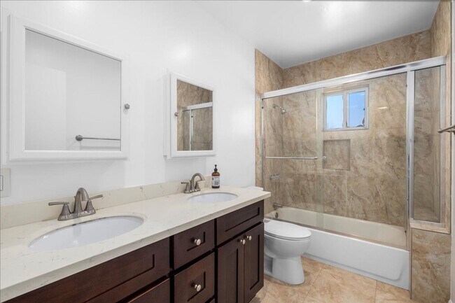 Building Photo - Corner lot home on a classic tree lined Beverly Hills street