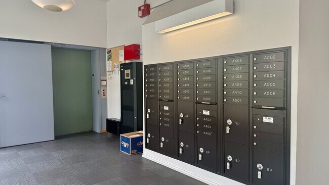 Building Photo - Urban Oasis on Valencia St – 2BR/1BA with ...
