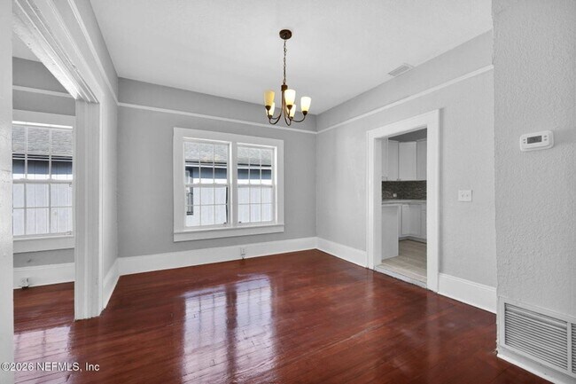 Building Photo - 2517 Orion St