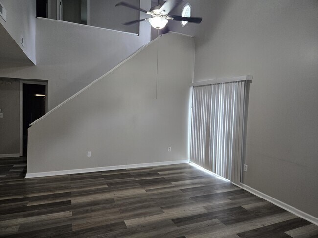 Building Photo - 505 Eldridge St