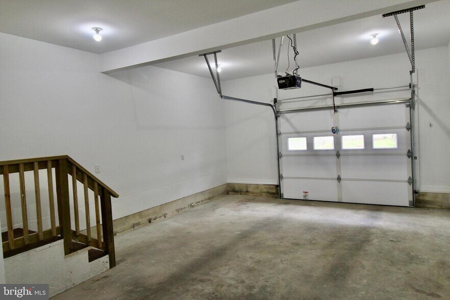 Building Photo - 8340 Langmaid Rd